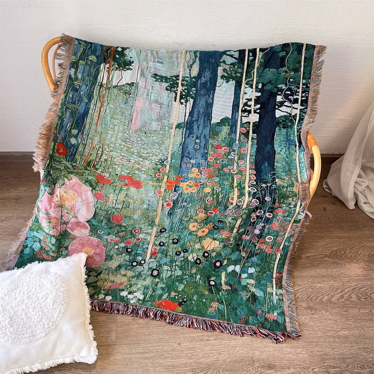 Artistic Nature-Themed Tapestry Blanket