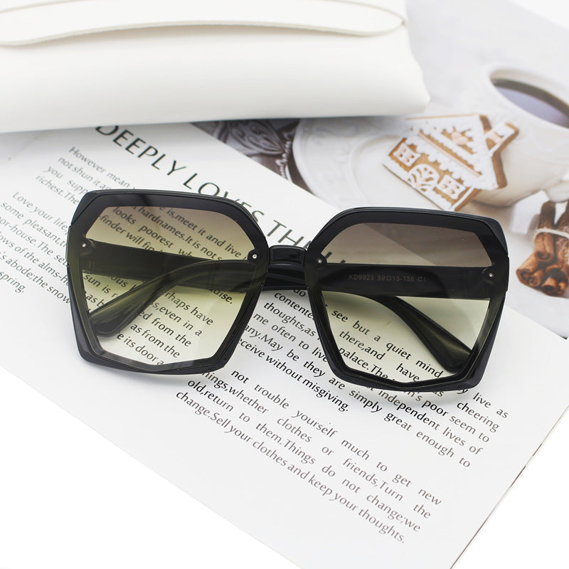 Ladies Designer Sunglasses in Elegant Hexagon Design Bowlift