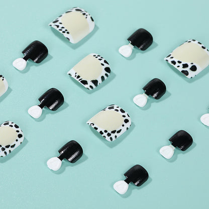 Stylish animal print artificial nails Acalora