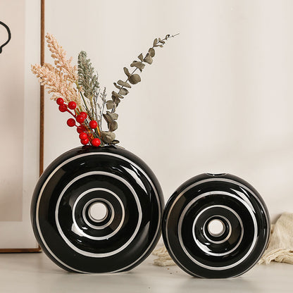 Modern and stylish ceramic vase Acalora