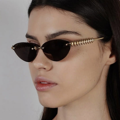 Women's sunglasses in a modern, geometric design with a stylish metal frame and UV protection Karnz