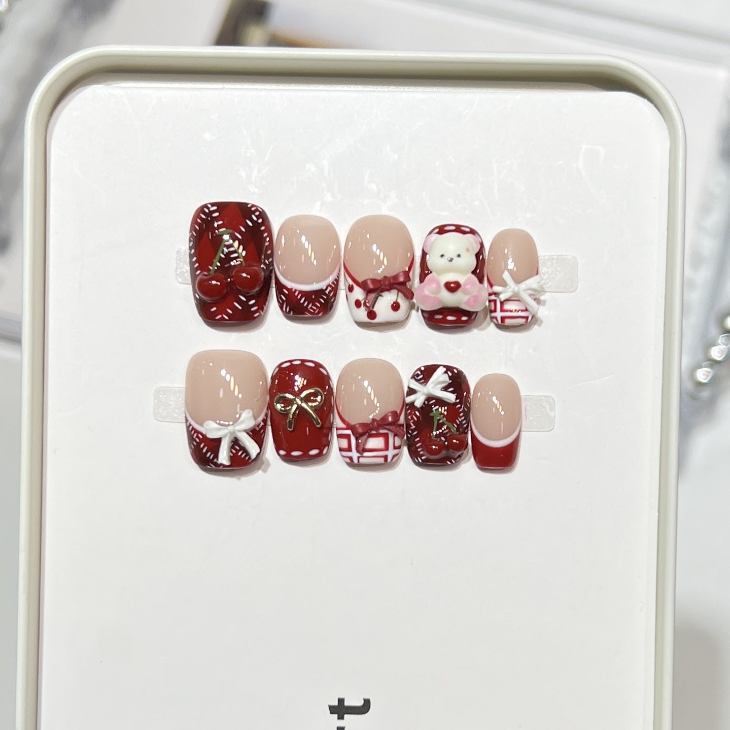 Premium Press-On Nail Art Set with Elegant Heart & Leaf Design Acalora