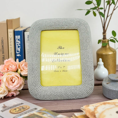 Elegant decorative picture frame with artistic design Acalora