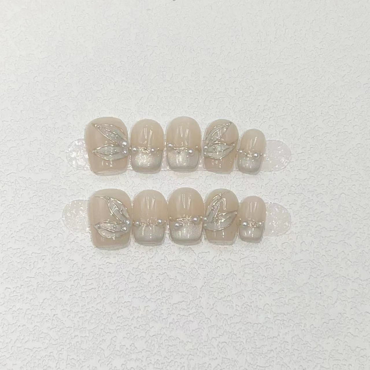 Floral Art Press-On Nail Set with Pearls Acalora