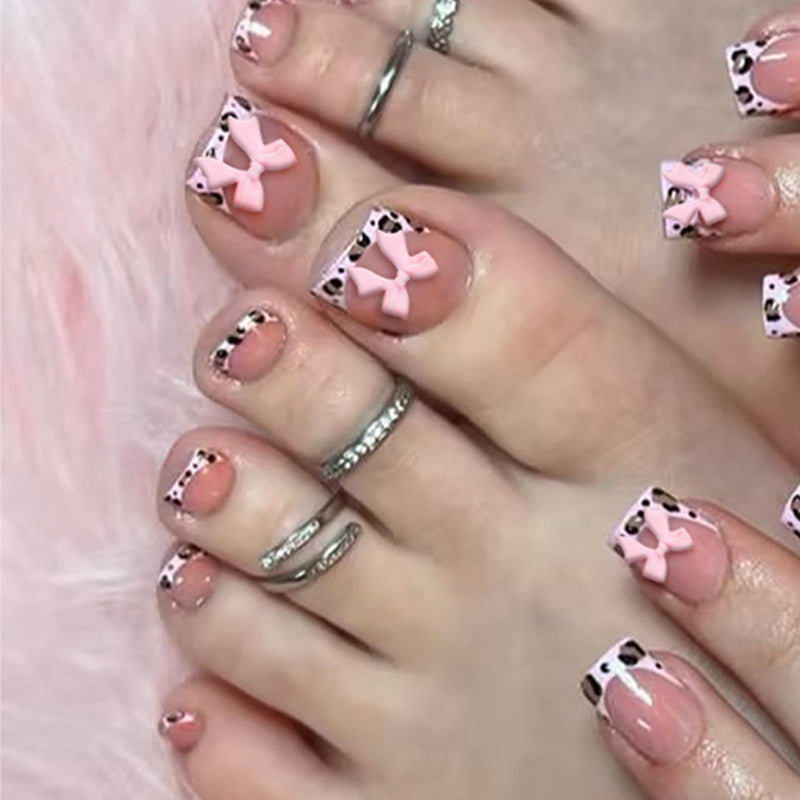 Decorative Press-On Nail Set with Elegant Patterns Acalora