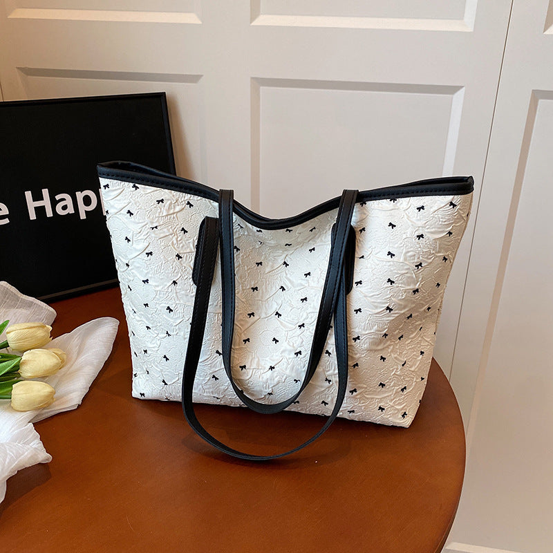 Quilted Tote Bag with Pattern Acalora