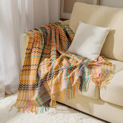 Cozy Geometric Patterned Throw Blanket