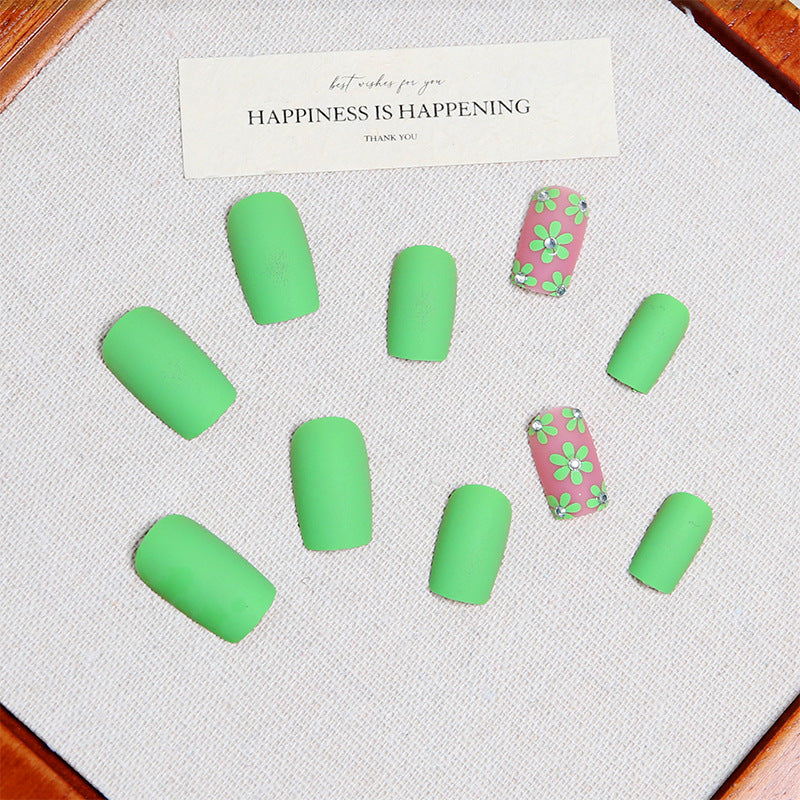 Artificial nail set with floral designs and matte finish Acalora