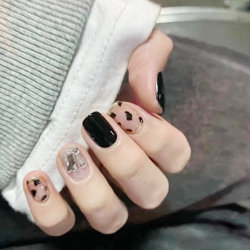 Creative Nail Art Set with Elegant Animal Accents Acalora