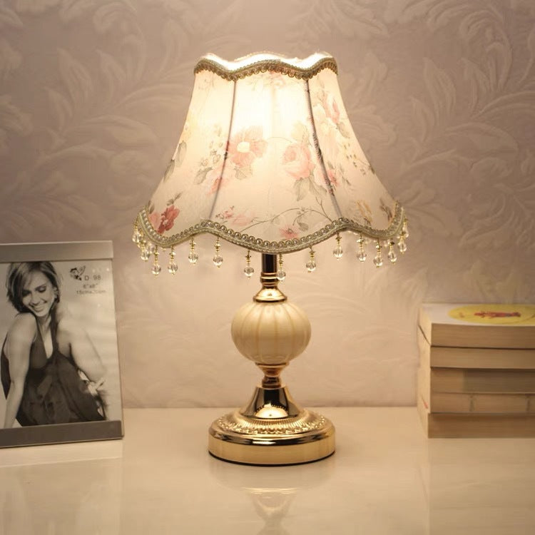 Vintage Floral Shade Table Lamp