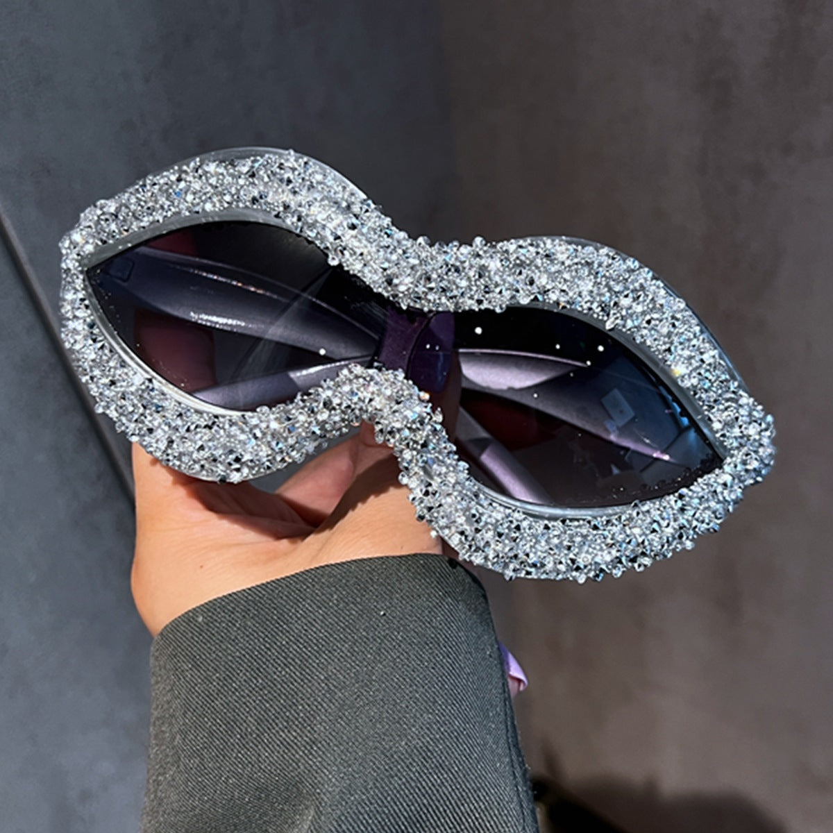 Women statement sunglasses with sparkling crystal embellishments Bowlift