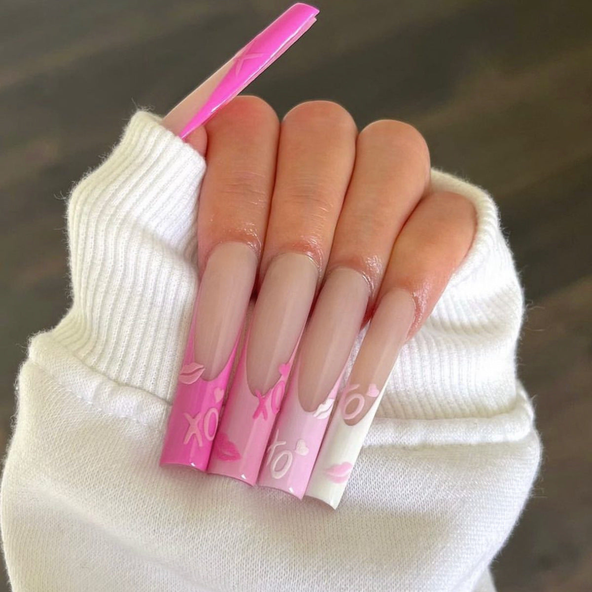 Artistic Press-On Nails Set with Elegant Gradient Design Acalora