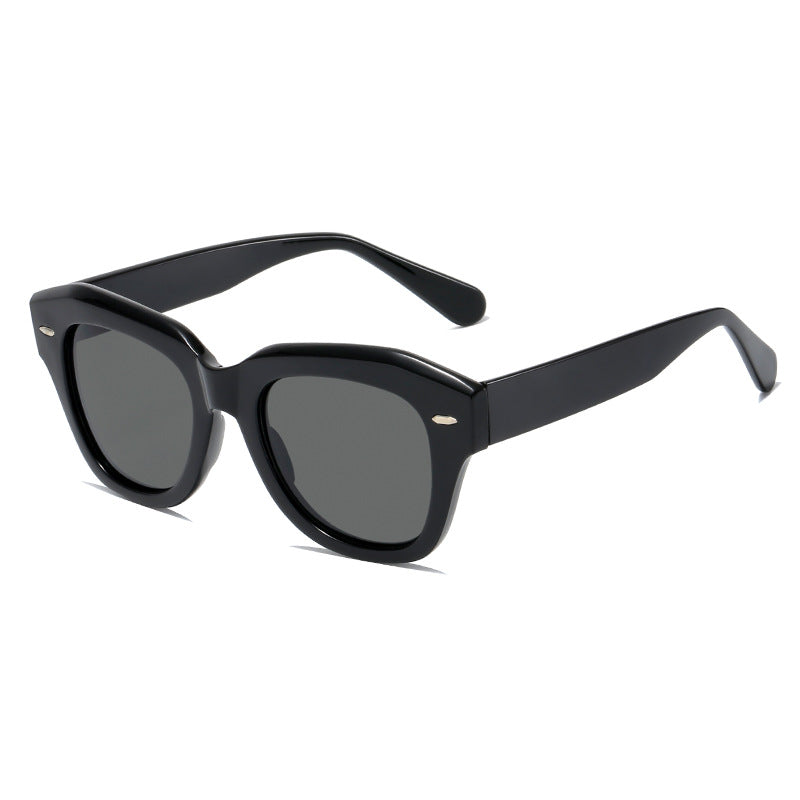Women stylish sunglasses in modern design with transparent frame Bowlift