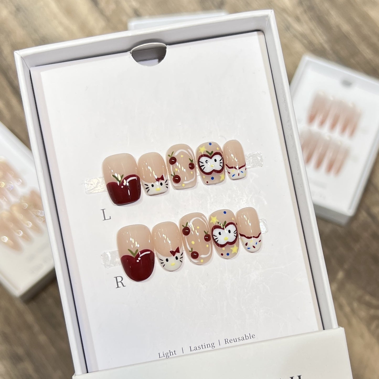 Artistic Character-Themed Press-On Nail Art Set Acalora
