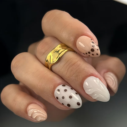 Artificial nails in refined dot design Acalora