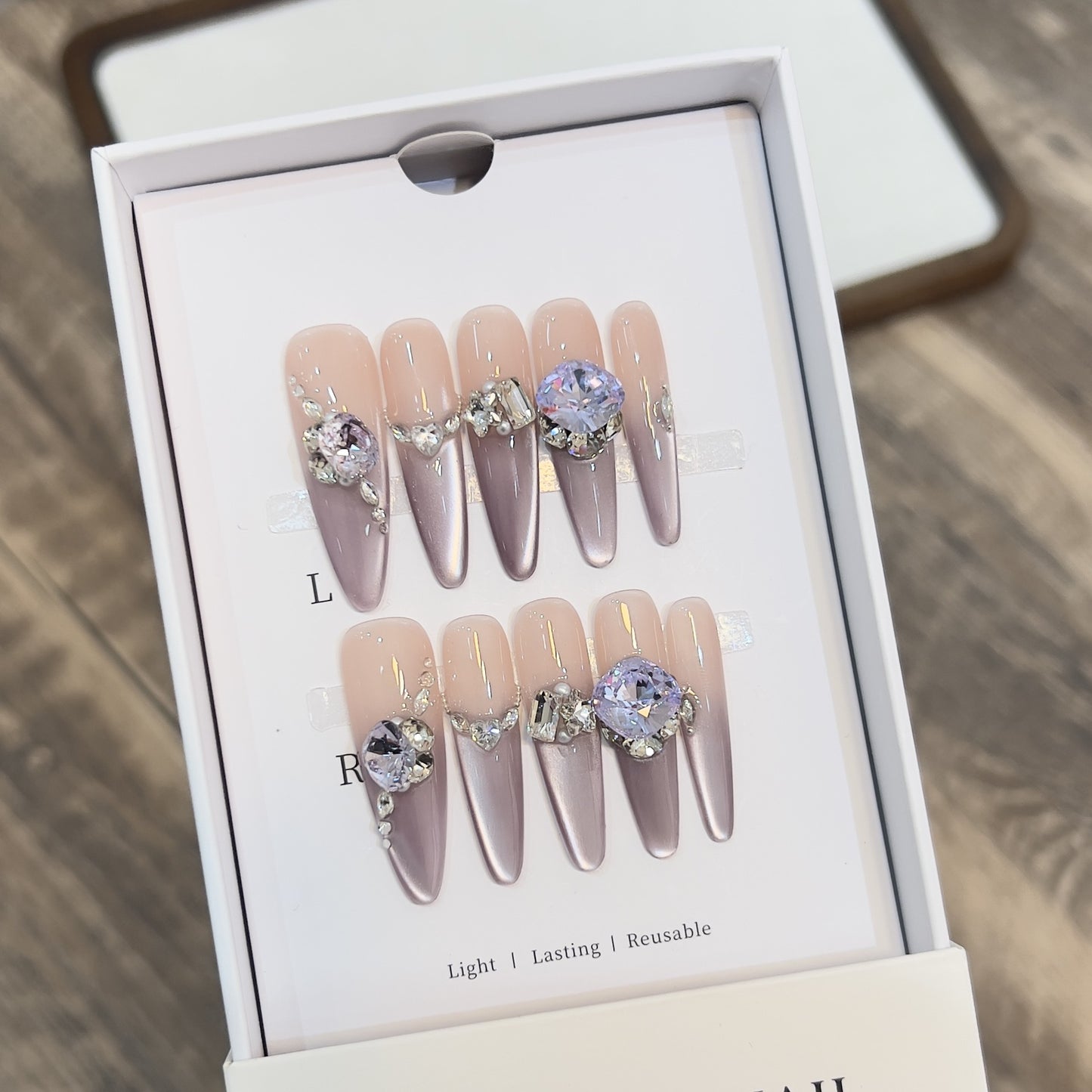 Glamorous Press-On Nail Art Set Acalora