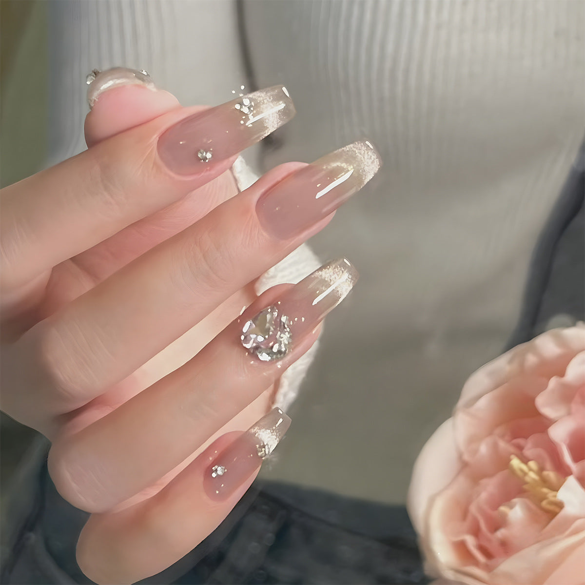 Decorative Press-On Nail Art Set with Elegant Rhinestones Acalora