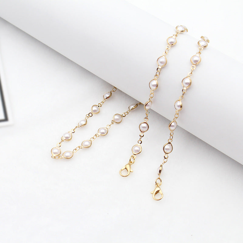 Elegant Pearl-Linked Eyewear Chain Acalora