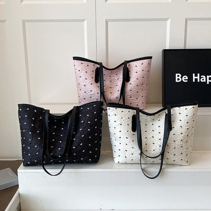 Quilted Tote Bag with Pattern Acalora