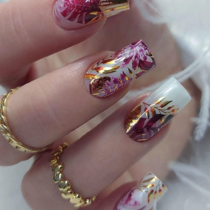 Stylish artificial nails with botanical designs Acalora