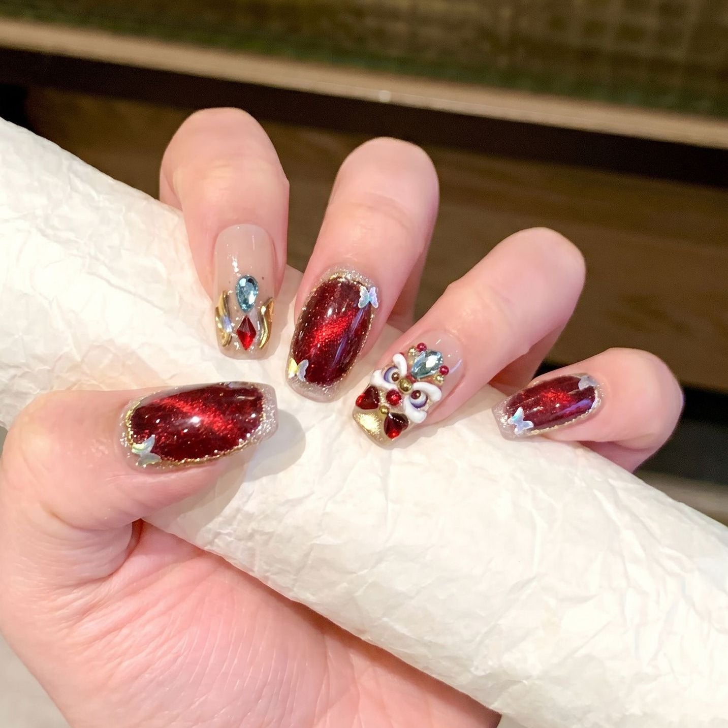 Decorative Press-On Nail Art Kit with Gemstone Accents Acalora