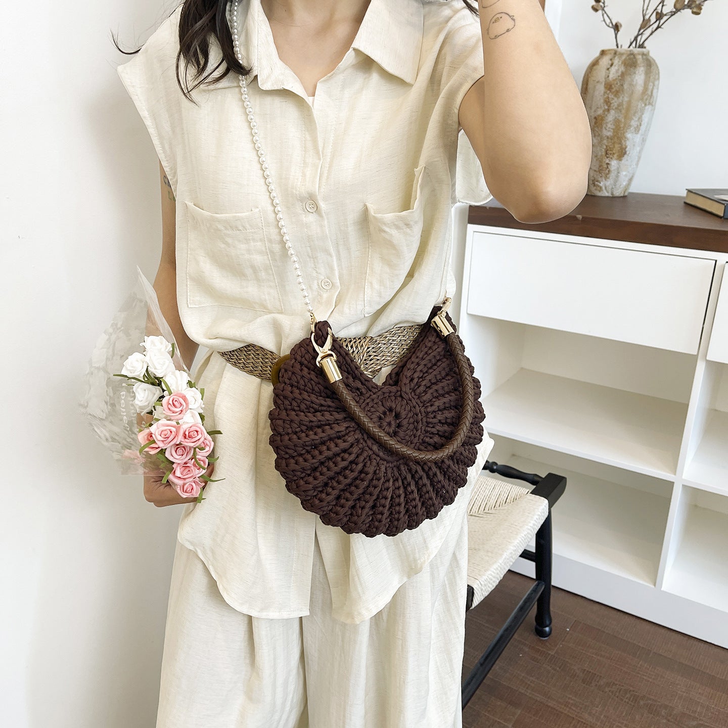 Handmade Crossbody Bag in Shell Design Bowlift