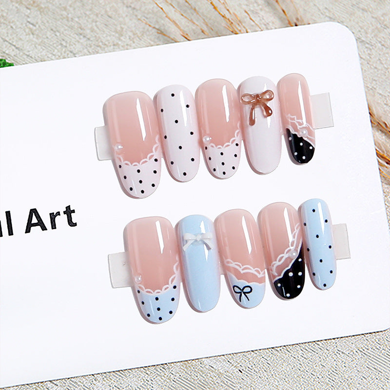 Artificial nail set with elegant accents and fine designs Acalora