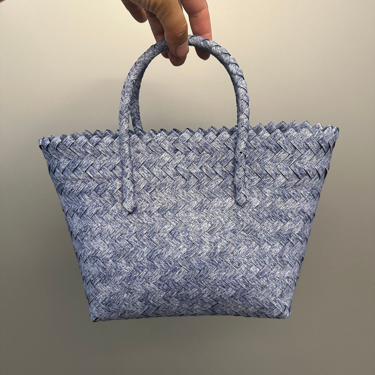 Handcrafted straw bag Acalora