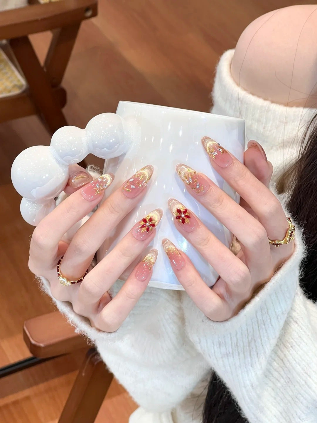Artificial nails with elegant flower design and glitter accents Acalora