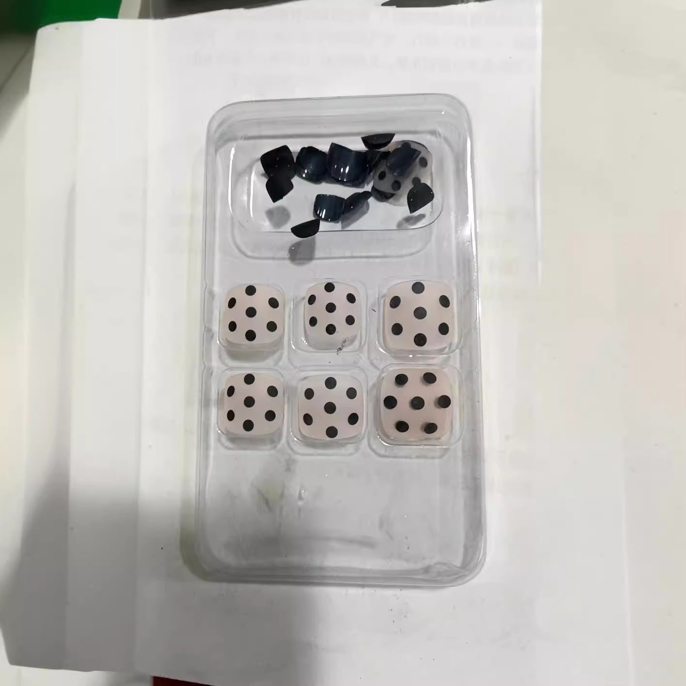 Artistic Polka Dot Press-On Nail Set Acalora