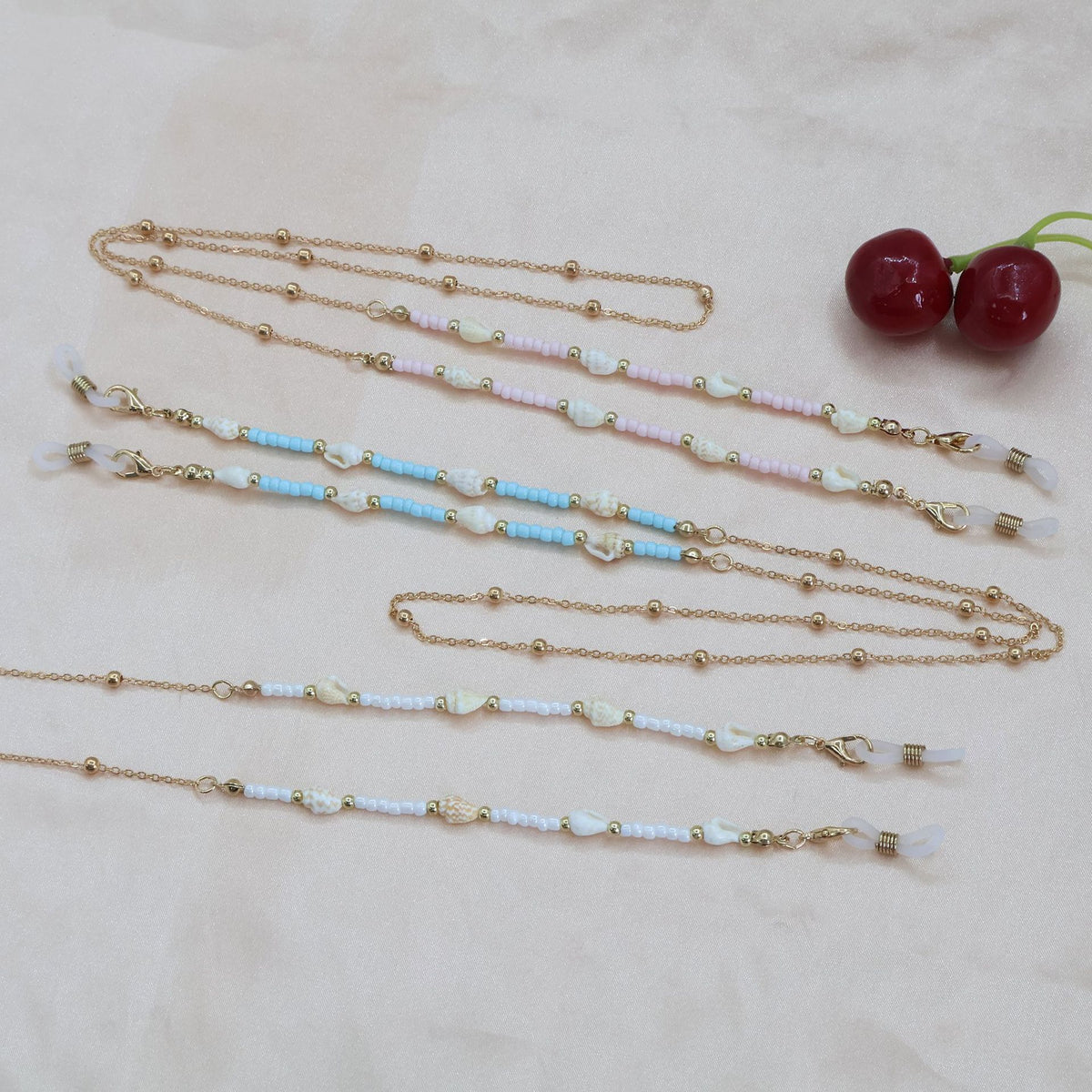Beaded Eyewear Chain Acalora