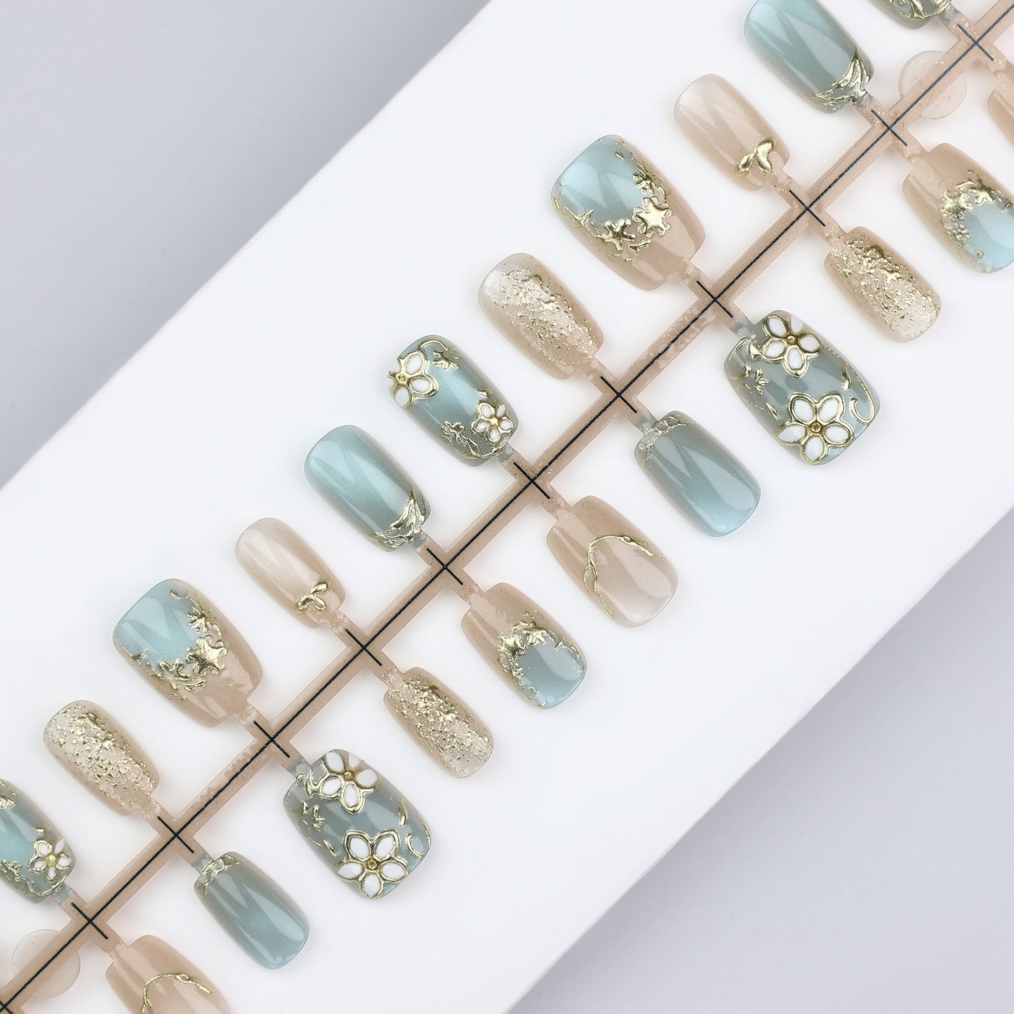 Decorative Floral Press-On Nail Set Acalora
