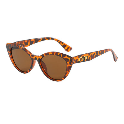 Women's Cat-Eye Sunglasses in Trendy Vintage Style Bowlift