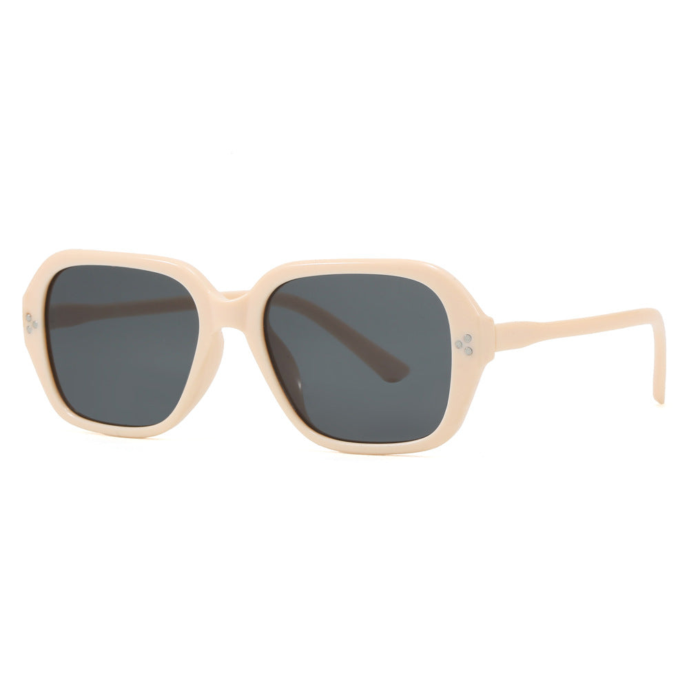 Women's fashionable oversized sunglasses in an elegant design Karnz