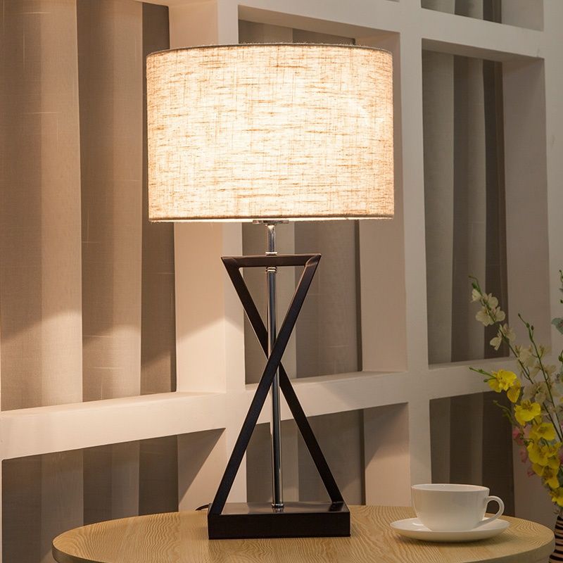 Geometric Design Table Lamp