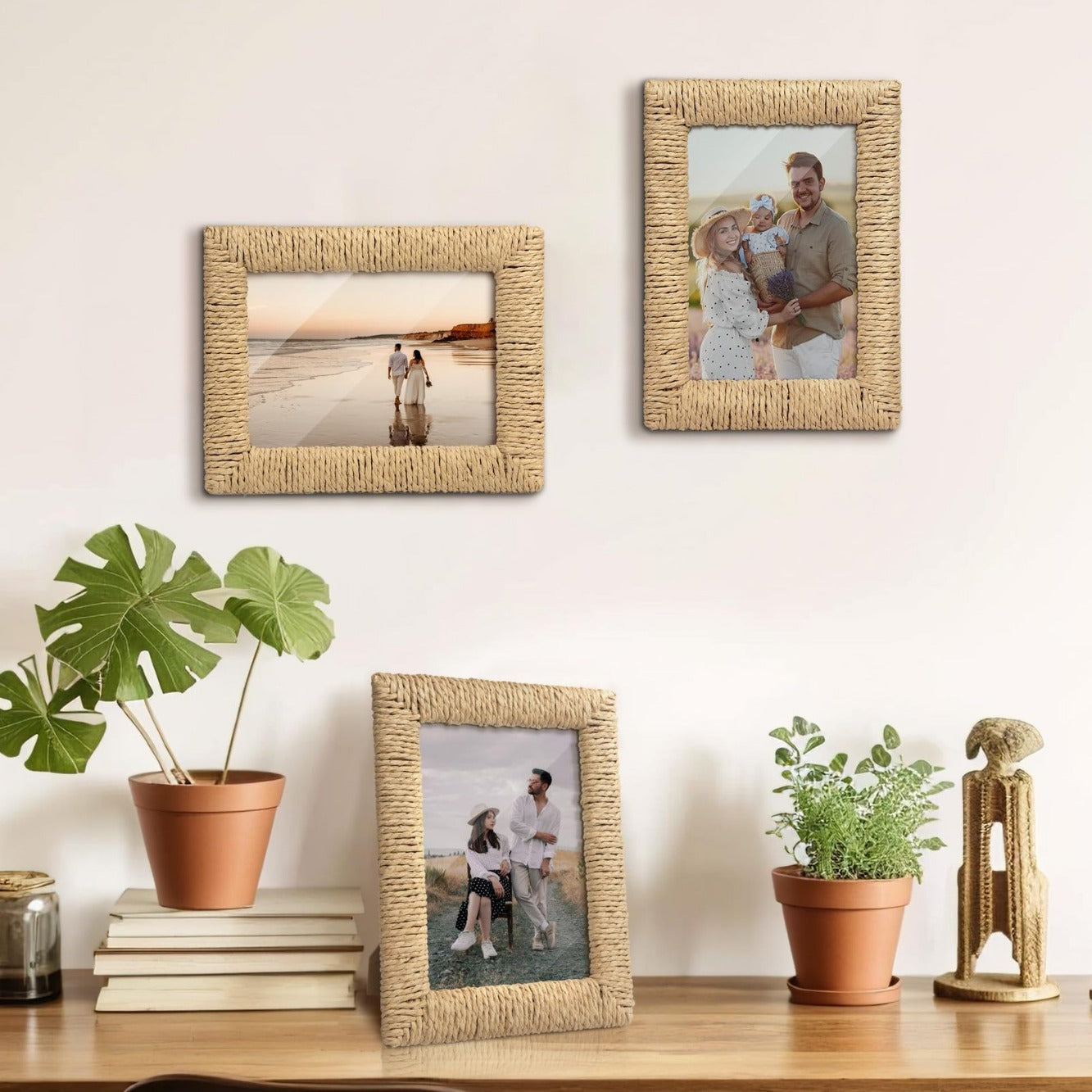 Artful picture frame made of woven natural material Acalora