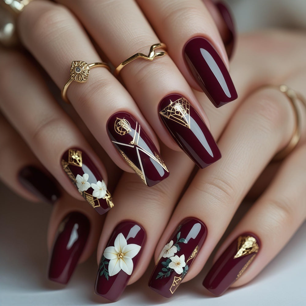 Trendy artificial nails with floral accents Acalora