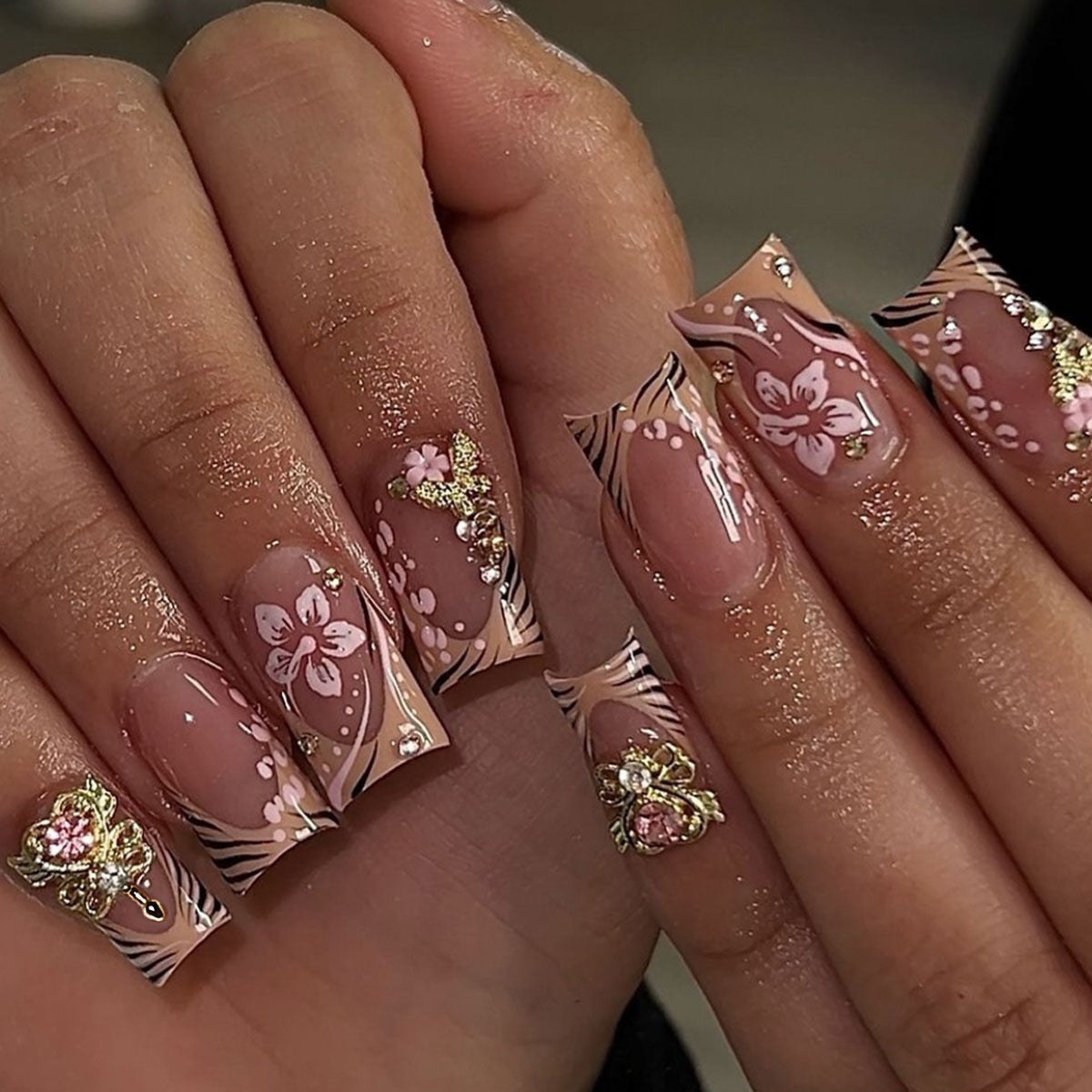 Artistic Press-On Nails with Floral and Gemstone Accents Acalora