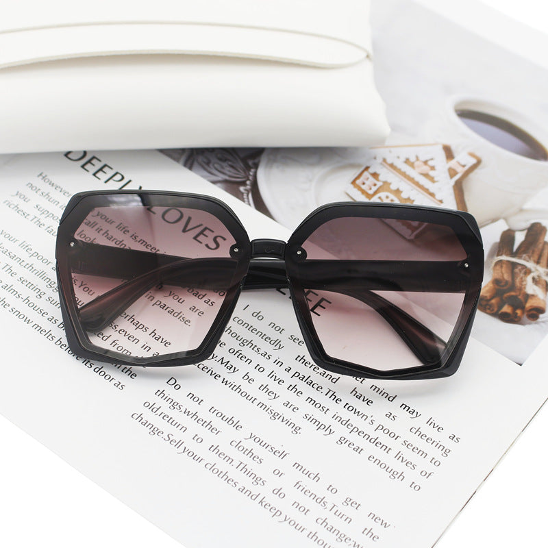 Ladies Designer Sunglasses in Elegant Hexagon Design Bowlift