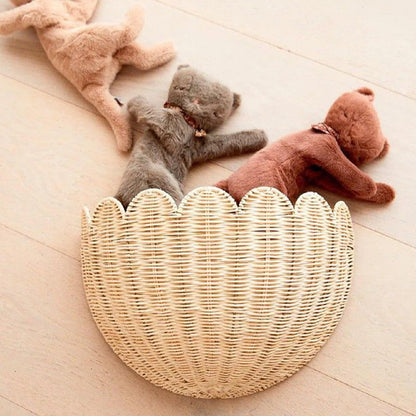 Handcrafted Basket in Shell Design Acalora