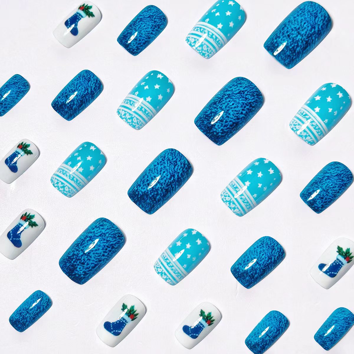 Festive Holiday-Themed Nail Art Acalora 1788155600