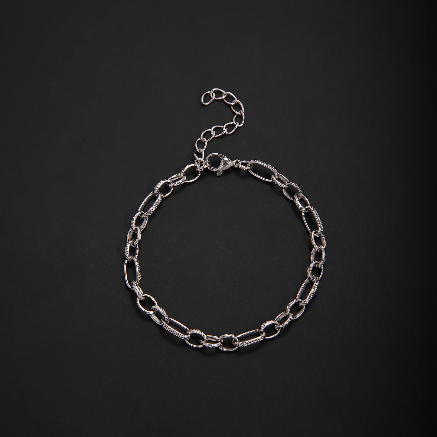 Interlaced Metal Link Bracelet Acalora