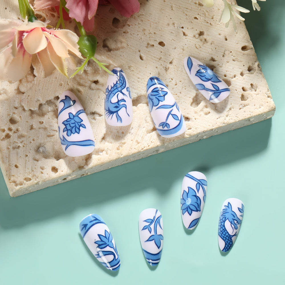 Artificial nails in floral and maritime design Acalora