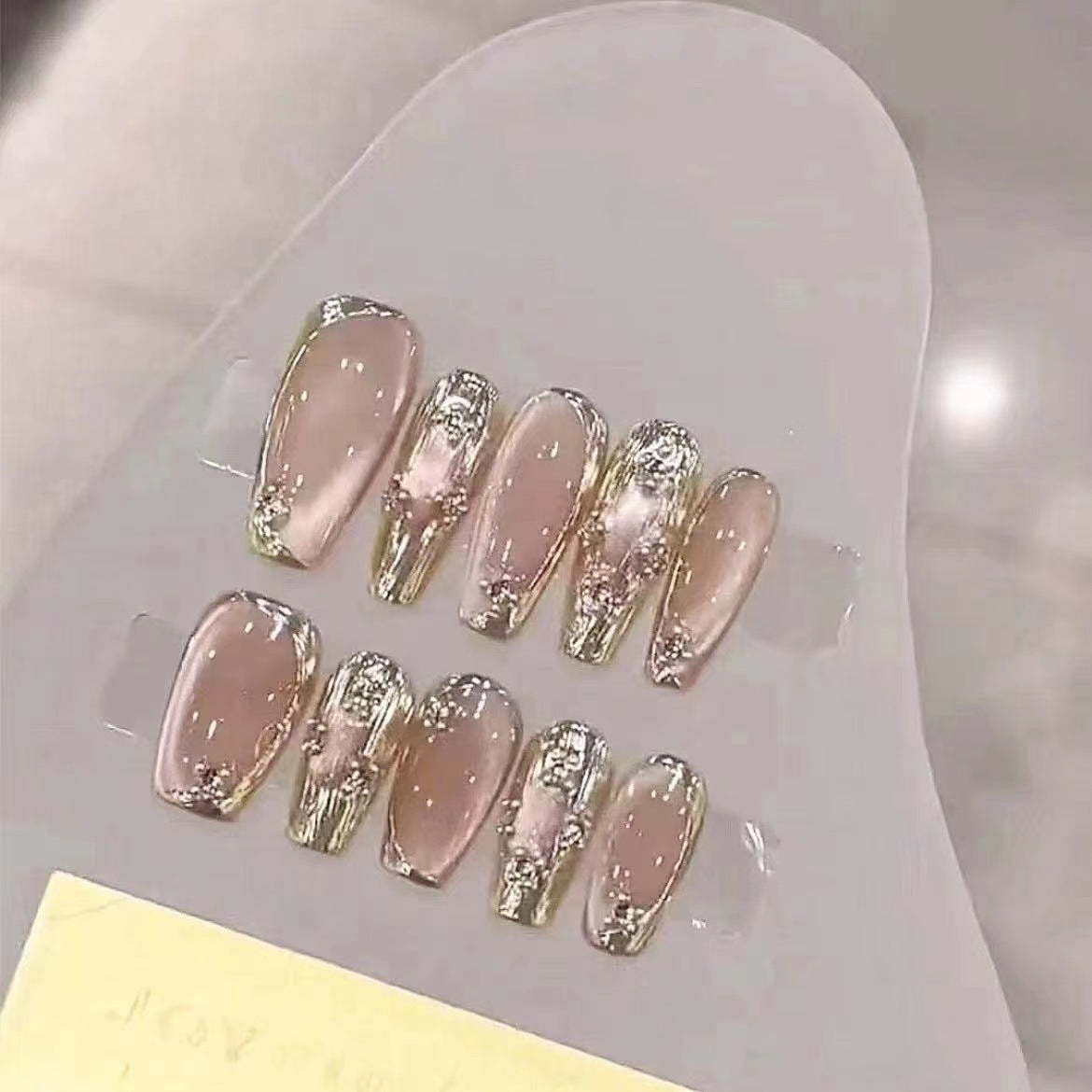 Chic Press-On Nail Art Set Acalora