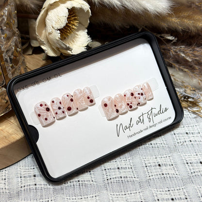 Artistic Press-On Nail Art Set with Unique Design Acalora