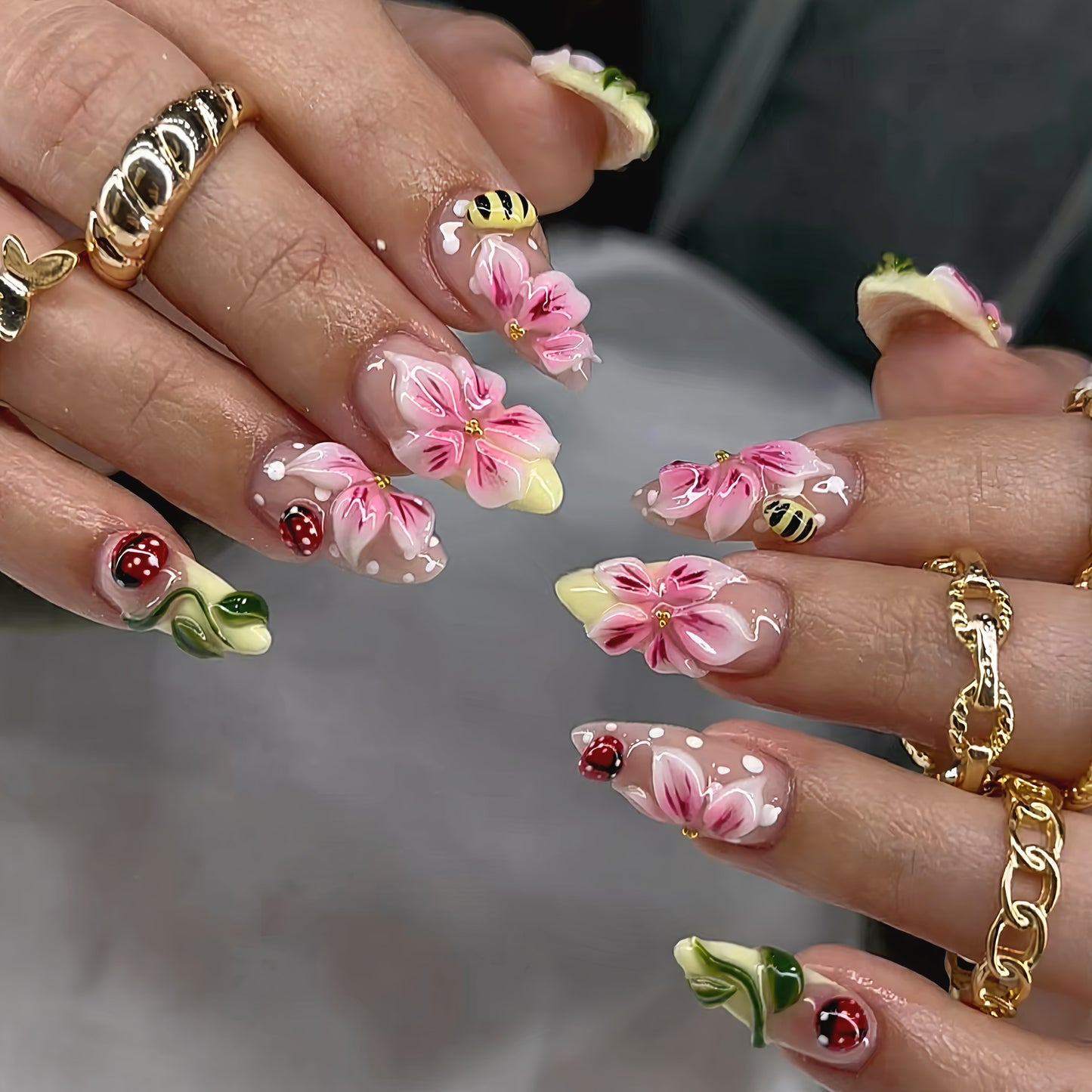 Floral Design Decorative Press-On Nail Set Acalora