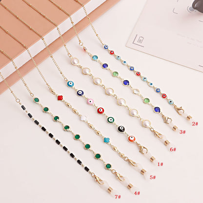 Stylish Sunglasses with Decorative Chain Acalora