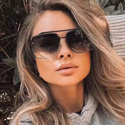 Women square sunglasses with protective lenses and modern metal frame Bowlift
