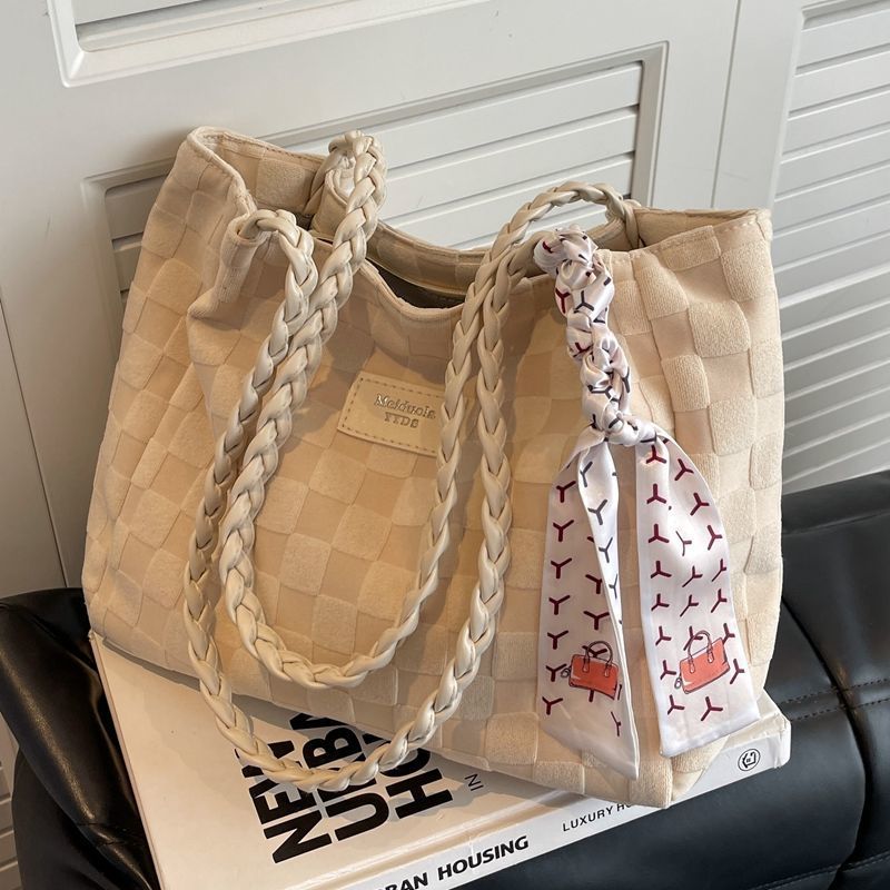 Woven Handcrafted Tote Acalora