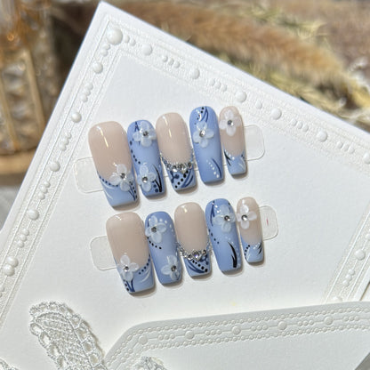 Decorative Press-On Nail Art Set with Floral and Gemstone Details Acalora